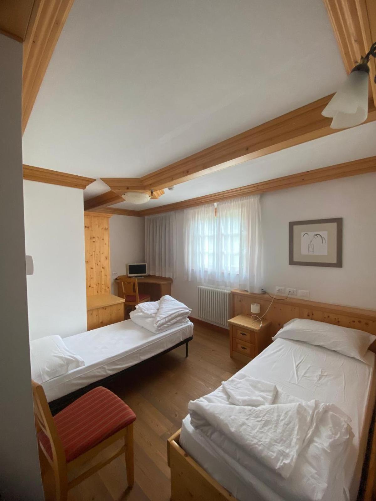 Hotel Aplis Оваро Екстериор снимка