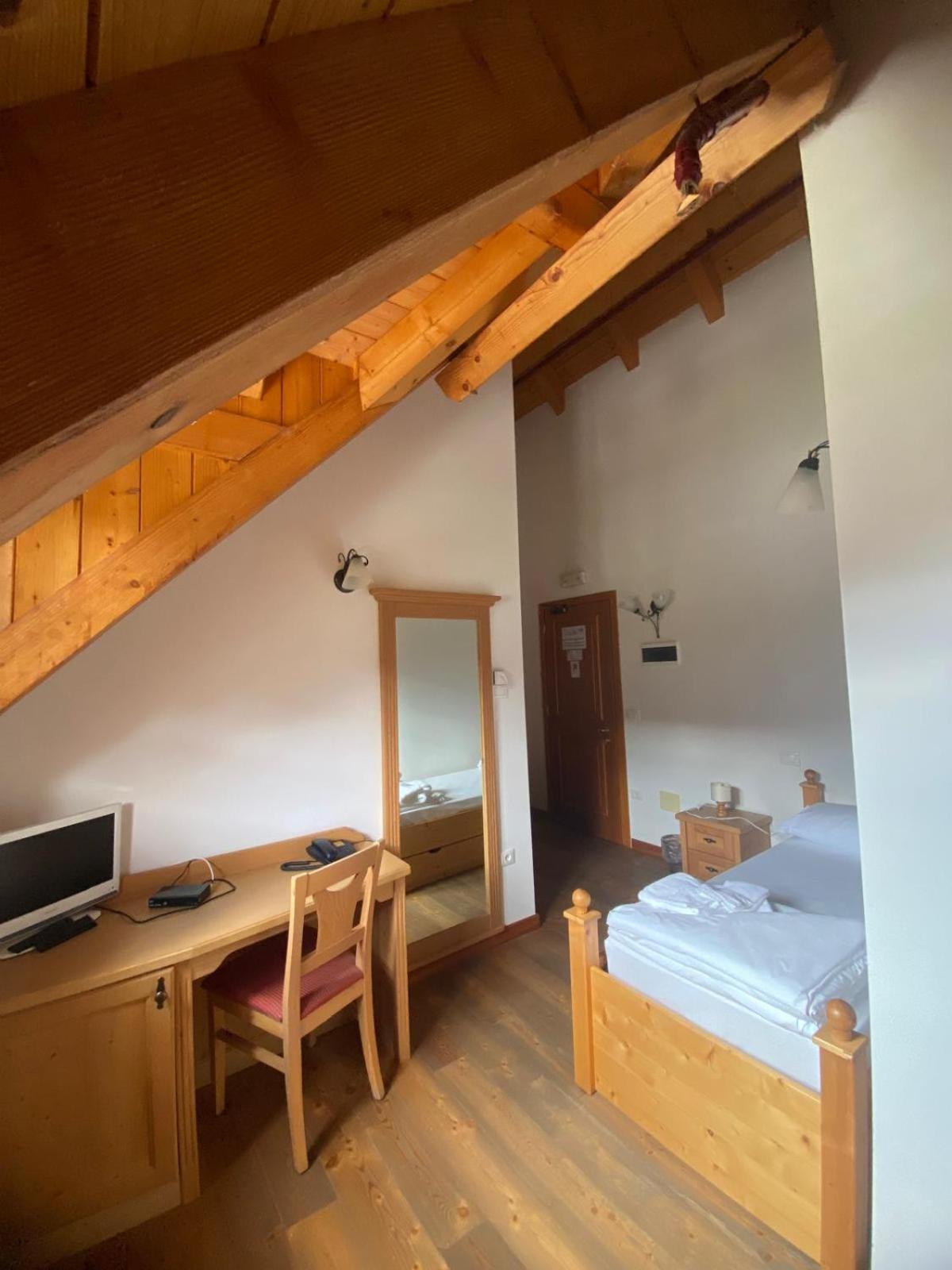 Hotel Aplis Оваро Екстериор снимка