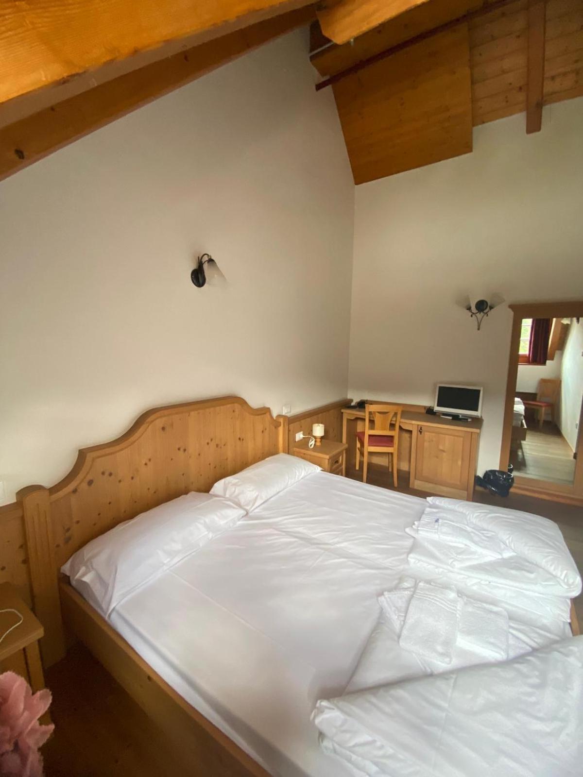 Hotel Aplis Оваро Екстериор снимка