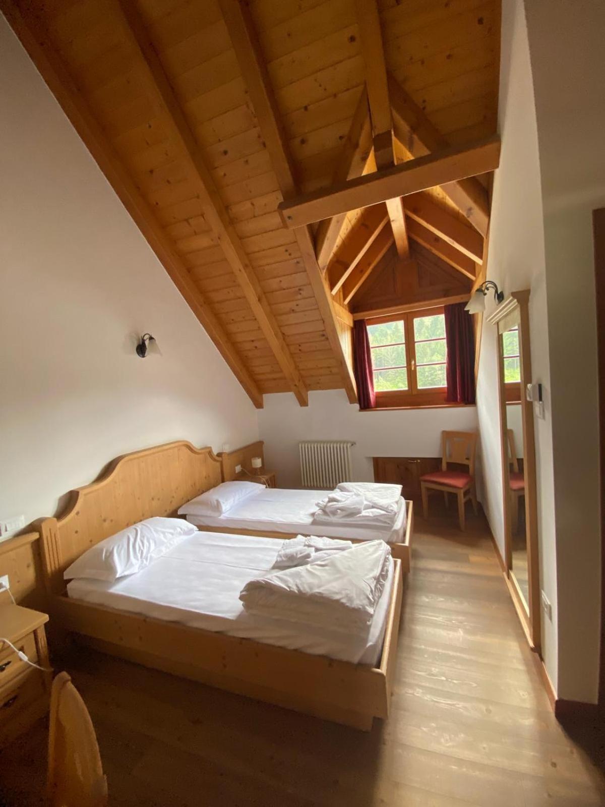 Hotel Aplis Оваро Екстериор снимка