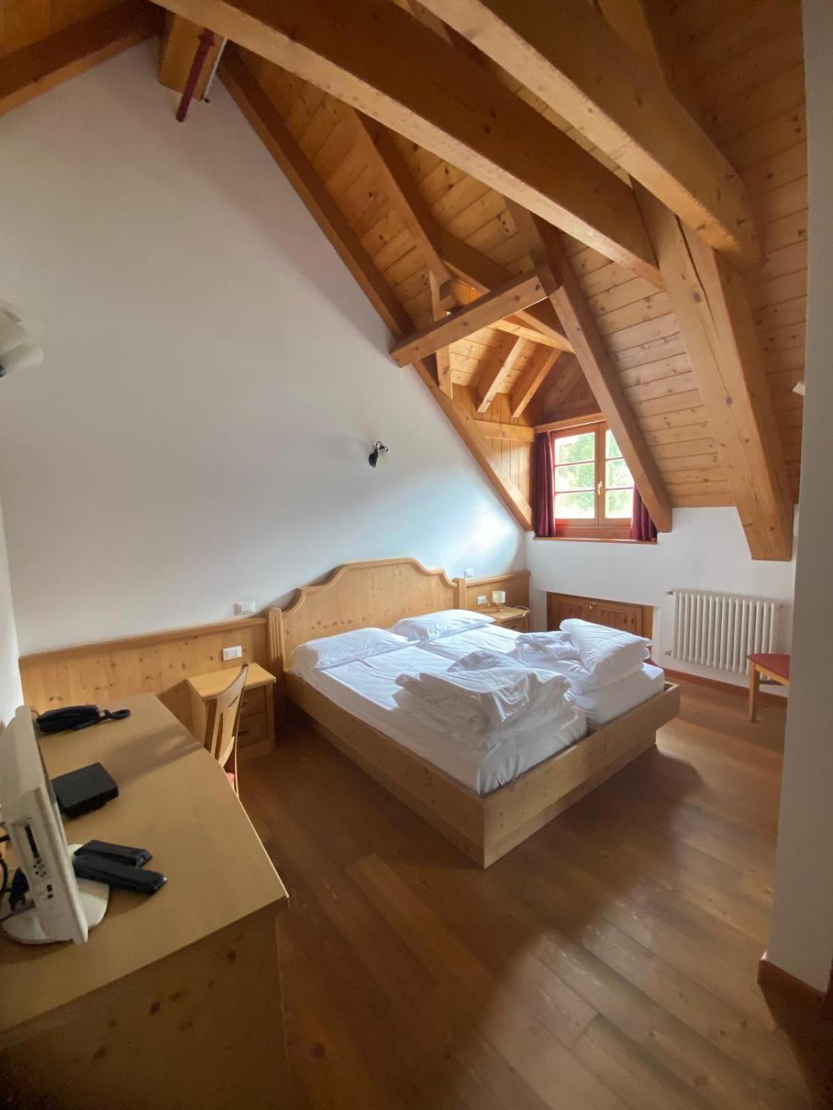 Hotel Aplis Оваро Екстериор снимка