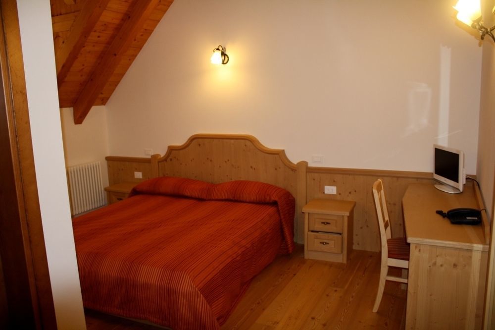 Hotel Aplis Оваро Екстериор снимка